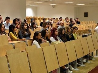 Davutoğlu'ndan Akademisyenlere Müjde