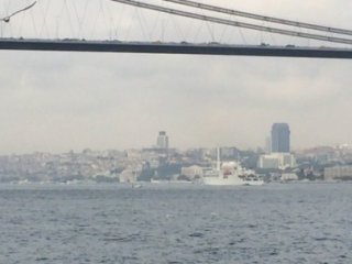 Boğaz’dan Savaş Gemisi Geçti