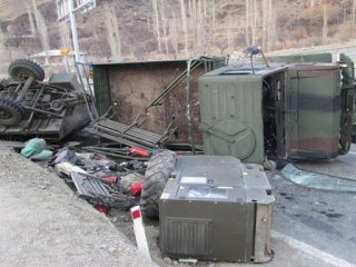 Askeri Araç Devrildi: 7 Asker Yaralı