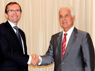 Kıbrıs'ta Liderler Görüşmesi Ertelendi