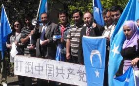 Doğu Türkistanlılardan Çin Büyükelçiliği önünde protesto