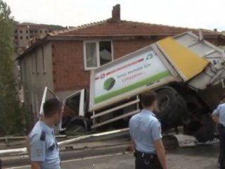 İstanbul’da Çöp Kamyonu Dehşeti