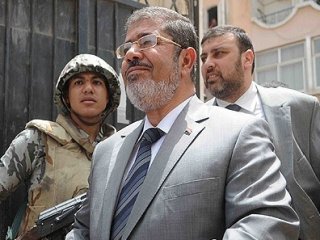 Mursi, Ceza Mahkemesi'ne Sevkedildi