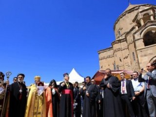 Akdamar Kilisesi'nde 5'inci Ayin Yapıldı