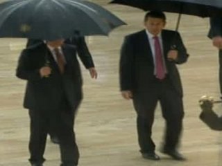 Davutoğlu ve Yeni Kabine Anıtkabiri Ziyaret Etti