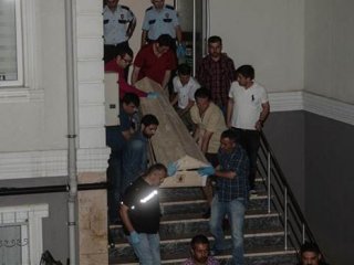 Kan Donduran Olay! Kapıcı Kapıyı Açık Görünce..