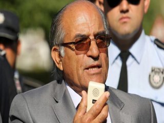 Oğlu İçin Mezardan Kafatası Çaldırdı