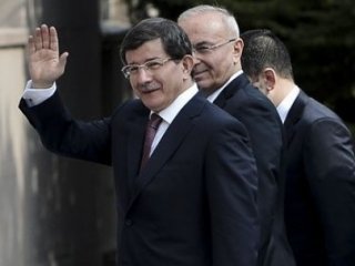 Davutoğlu O Aileleri Kabul Etti
