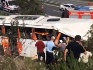 Otobüs Devrildi: 5'i Ağır 40 kişi Yaralı