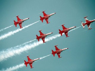 Türk Yıldızları'ndan Kapak Gibi Cevap