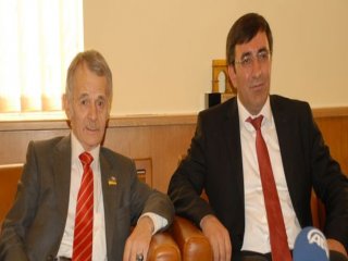 Yılmaz: Ukrayna Bölünmemeli