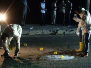 Mardin'de Karayoluna Havan Topu Düştü