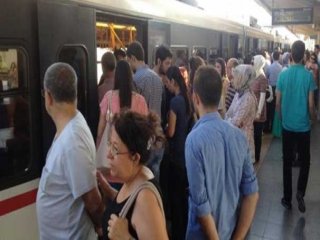 İzmir'de Ulaşım Çilesi İsyan Başlattı