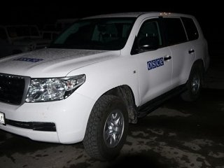 AGİT Gözlem Ekibi Çatışmanın Ortasında Kaldı