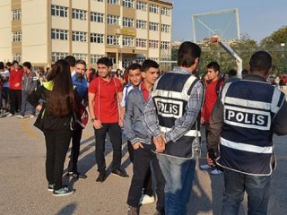 Narkotimler Görev Başında