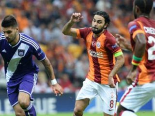 Arena'da Selçuk İnan Tepkisi