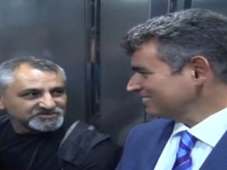 Metin Feyzioğlu Asansörde Mahsur Kaldı