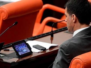 Hakan Şükür'den AK Parti'ye Yaylım Ateşi