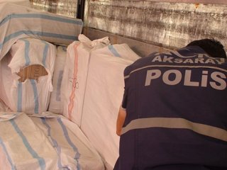 Bir TIR Dolusu Kaçak Sigara Ele Geçirildi