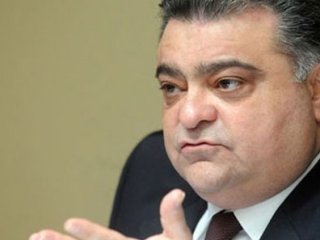 Ahmet Özal Siyasete Dönüyor