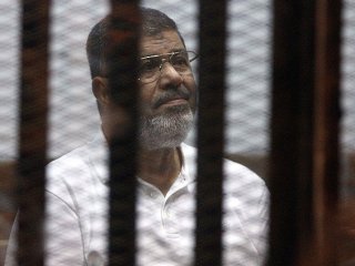 Mursi'nin Yargılandığı Davanın Duruşması Ertelendi