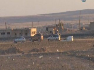 IŞİD Sınıra Bayrak Astı