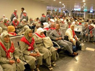 Hacı Adayları Kutsal Yolculuğa Uğurlandı
