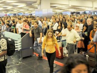 Atatürk Havalimanı'nı Kilitleyen Arıza