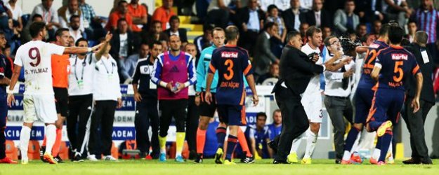 Saha Bir Anda Karıştı!