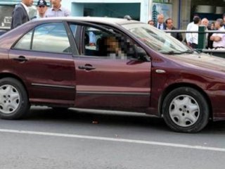 Radyo Spikerine Kırmızı Işıkta İnfaz!