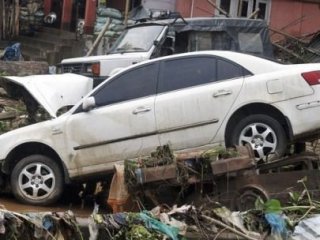 Hindistan'da Sel Felaketi: 38 Ölü