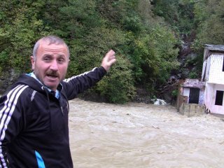 Artvin’de Sağanak Yağış Ve Fırtına