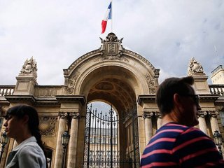 Fransa'da Faşizm Yükseliyor!