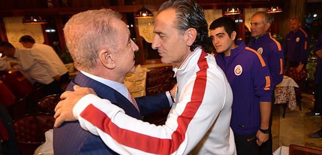 Ünal Aysal'a büyük sürpriz