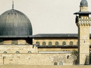 İsrail'den Mescid-i Aksa'da Namaz Engeli
