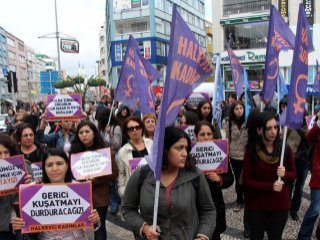 Kadıköy'de Başörtüsüne Hayır Eylemi