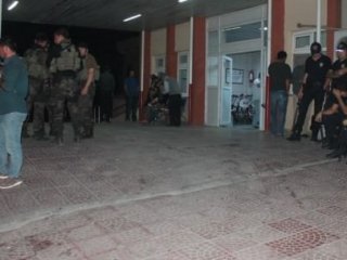 Teröristler, Güvenlik Güçlerine Ateş Açtı