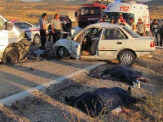 Eski Belediye Başkanı Ve 2 Yeğeni Öldü!