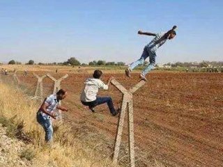 Kobani'de Çay İçip Geri dönüyorlar