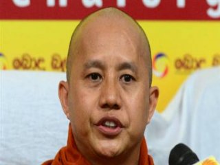 Müslümanlara Karşı Birleştiler