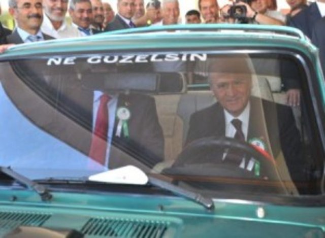 Bahçeli Yeni Bir Klasik Araba Aldı