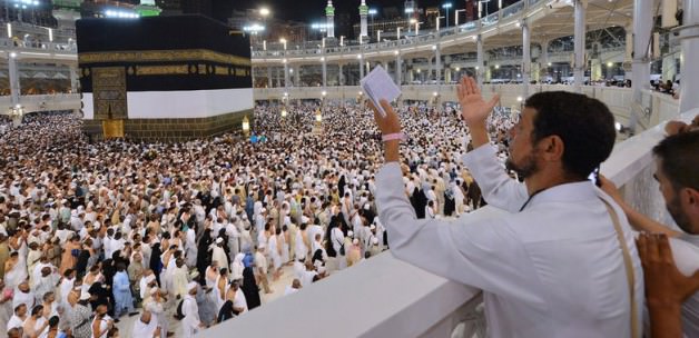 Kabe'de Bayram Namazında Büyük Coşku