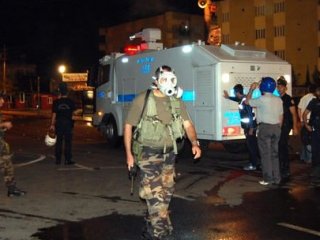 18 Polis TOMA'nın Altında Kaldı!