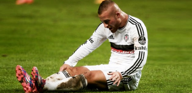 Beşiktaş Töre'yi savundu! "Hakan'ın babası..."