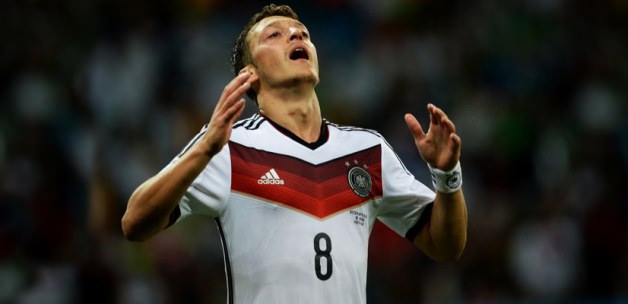 Mesut Özil ve Arsenal'e büyük şok!