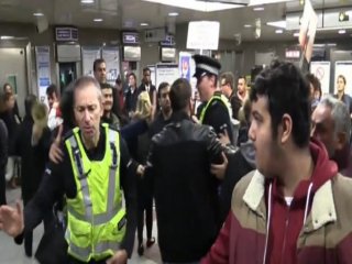 İngiliz Polisine Bakın Neler Yaptılar?