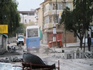 Van’da Kepenkler Yine Açılmadı