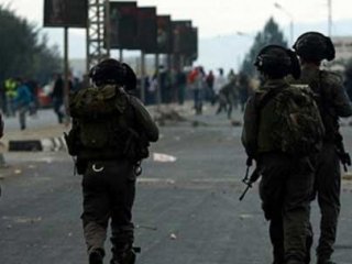 İsrail Polisi ile Filistinli Gençler Saldırdı