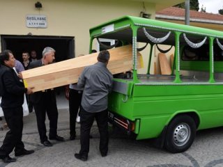 Garipoğlu Ailesinden İlginç Taktik!