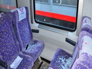 Yolcu Trenine Taşlı Saldırı!